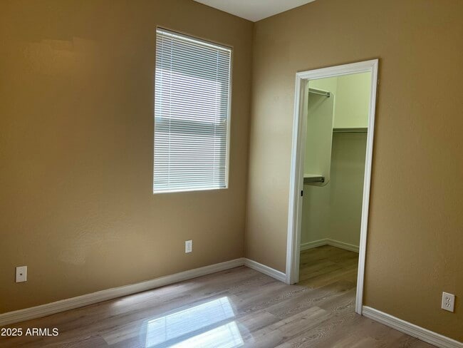 Building Photo - 6734 W Blackstone Ln