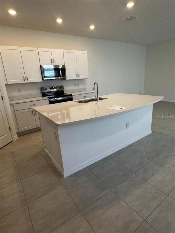 Building Photo - 2480 Penguin Blvd