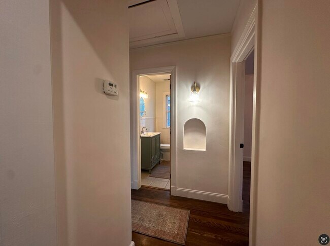 Building Photo - 2247 Vollintine Ave