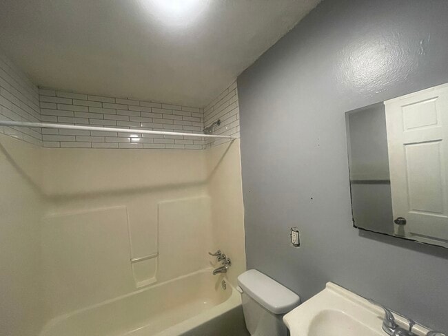Building Photo - 517 W Water St Ext