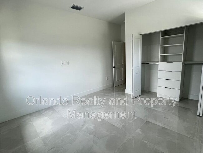 Building Photo - 6201 Chorus Dr
