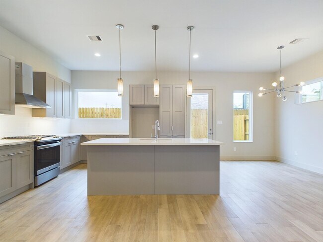 Building Photo - 5726 Rucio Ln