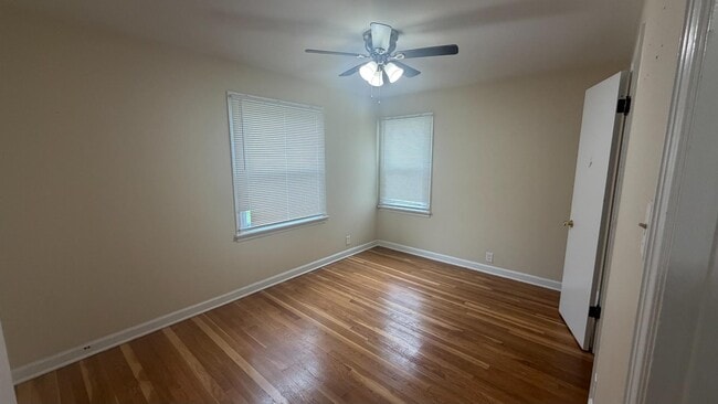 Building Photo - 1410 Akron Dr
