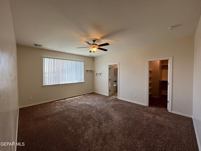 Building Photo - 147 N Manzanita Dr