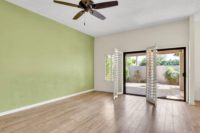 Building Photo - 48594 Oakwood Way