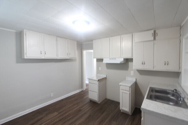 Building Photo - 224 69th Pl N