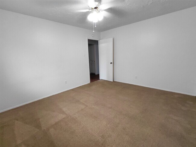 Building Photo - 3203 Mourning Dove Dr