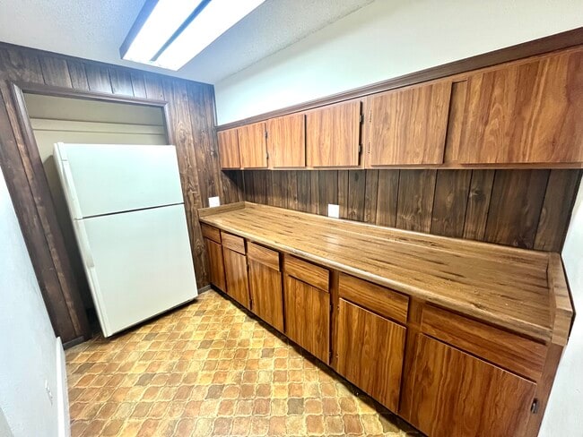 Building Photo - 7542 S Cove Cir