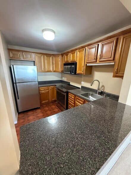 Building Photo - 1000 N State St