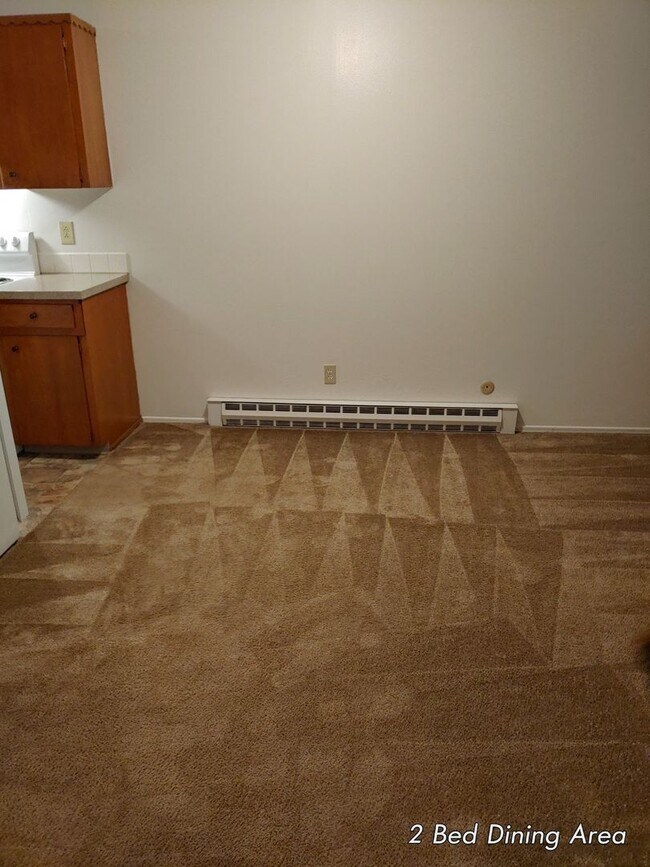 Building Photo - GREAT ground FLOOR pet FRIENDLY  apartment HOME in MT TABOR!