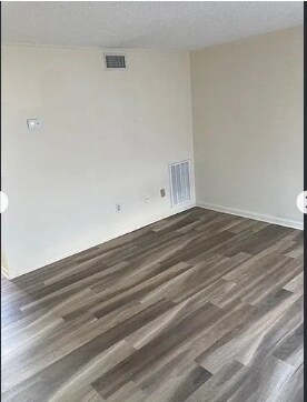 Building Photo - 1009 Harbour Dr