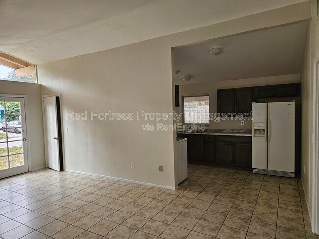 Building Photo - 1635 Newport Ct