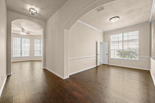 Building Photo - 1319 Lakeridge Ln