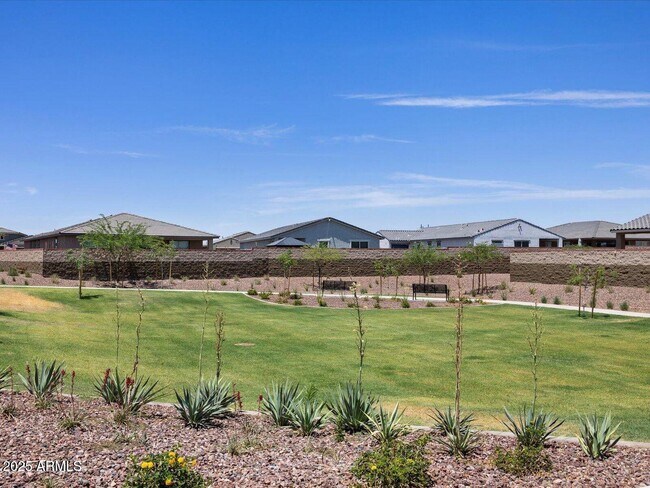 Building Photo - 20775 N Roadrunner Ln