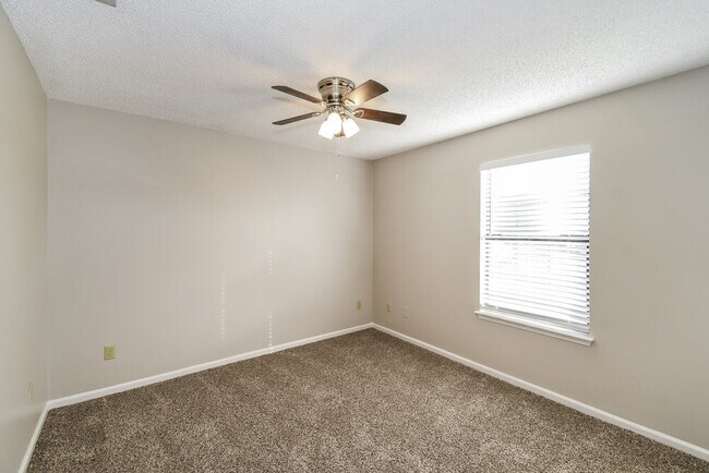 Building Photo - 1664 Tall Timber Dr