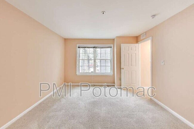 Building Photo - 14038 Vista Dr