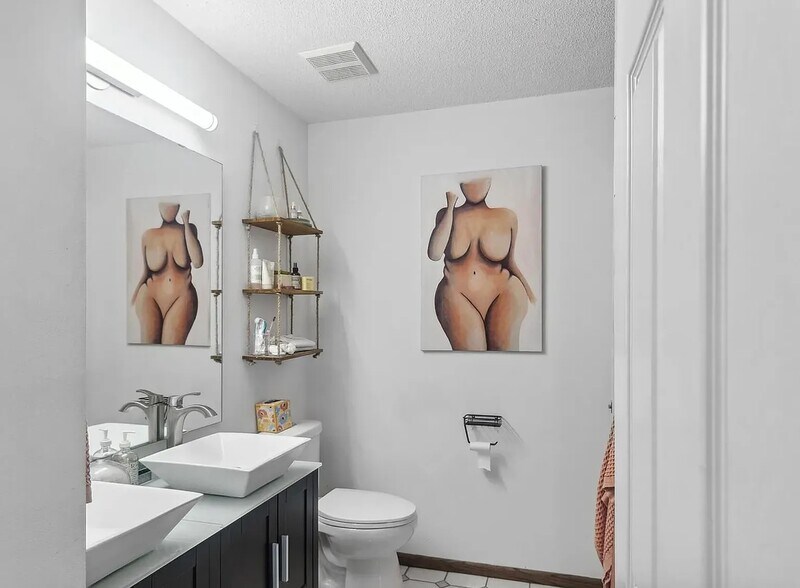 Building Photo - 8290 Tamarack Trl
