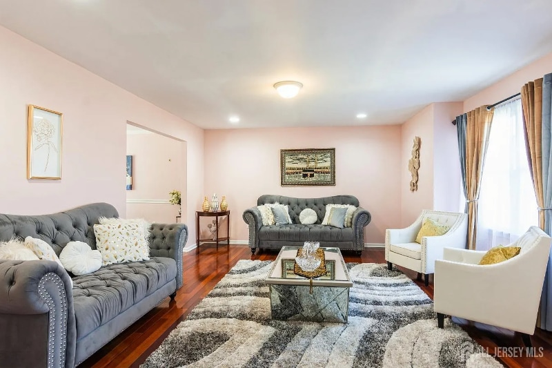 Building Photo - 1484 Osage Rd