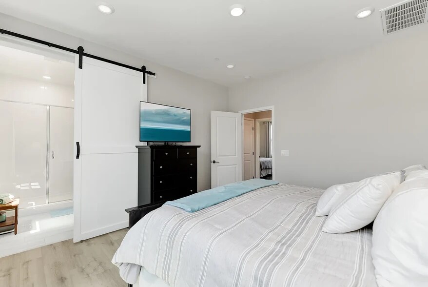 Building Photo - 11030 Peyton Way