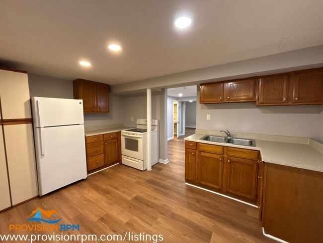 Building Photo - 1000 Linda Lee Dr