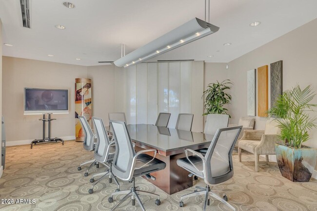 Building Photo - 2211 E Camelback Rd