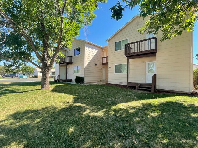 Building Photo - 631 Conifer St