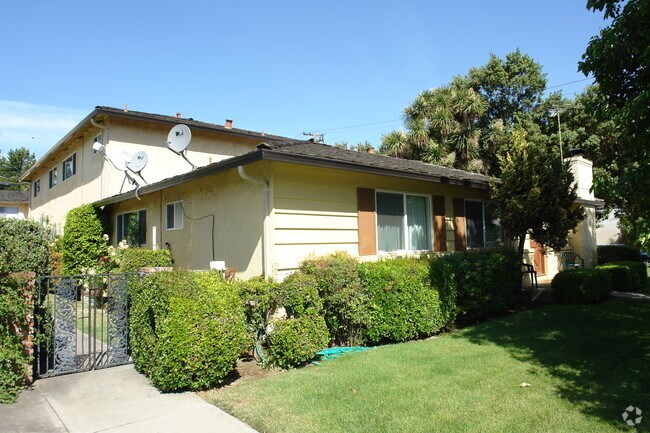 Building Photo - 211 Greendale Way