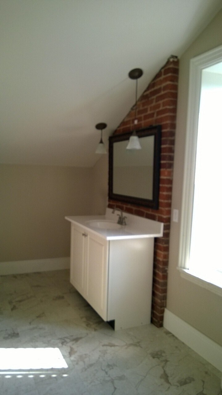 4FL Bathroom - 1339-2 W North Ave