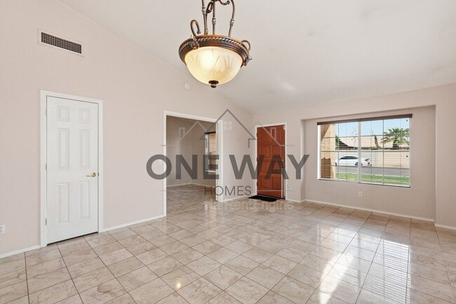 Building Photo - 819 E Cindy St