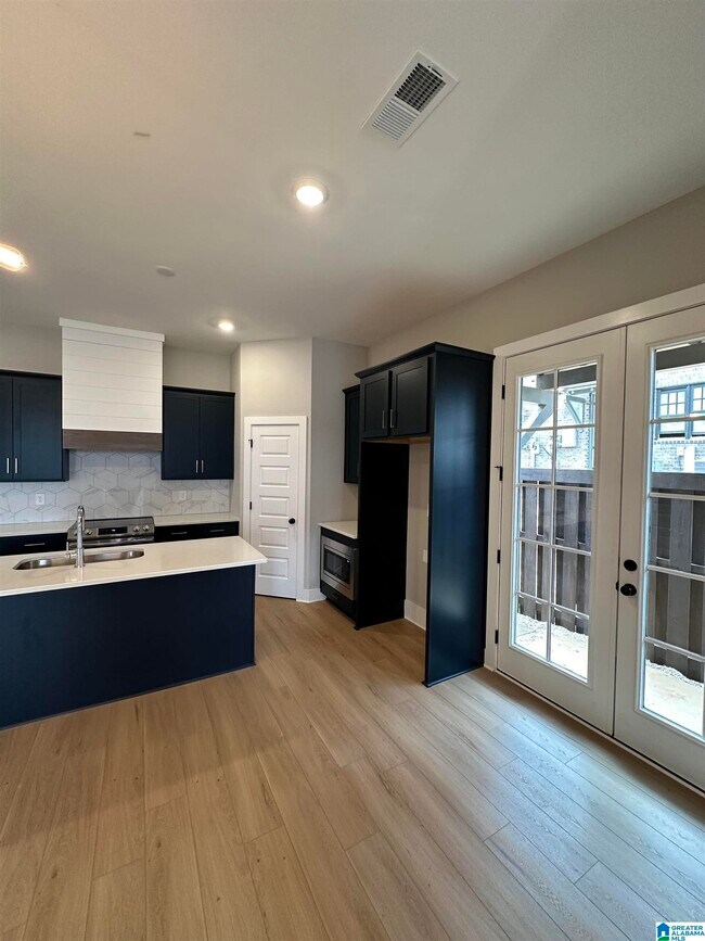 Building Photo - 1125 WINDSOR Sq