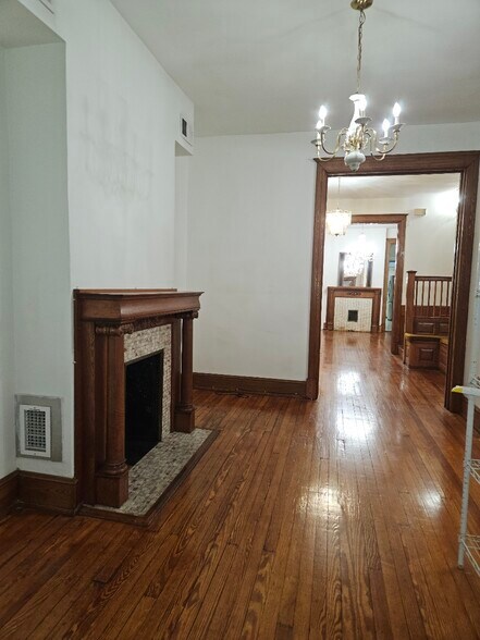 Building Photo - 117 V St NW