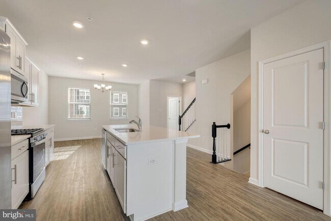 Building Photo - 7064 Delegate Pl
