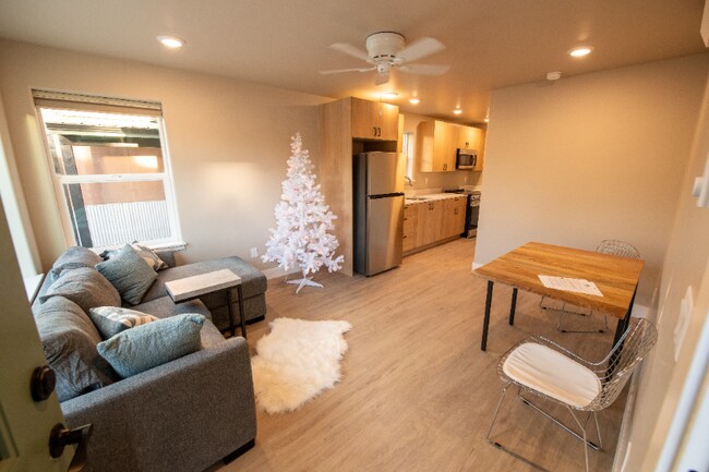 Building Photo - 302 CO-291