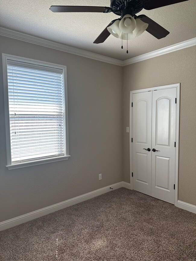 Building Photo - College Station - 4 bedrooms, 2.5 Bathroom...
