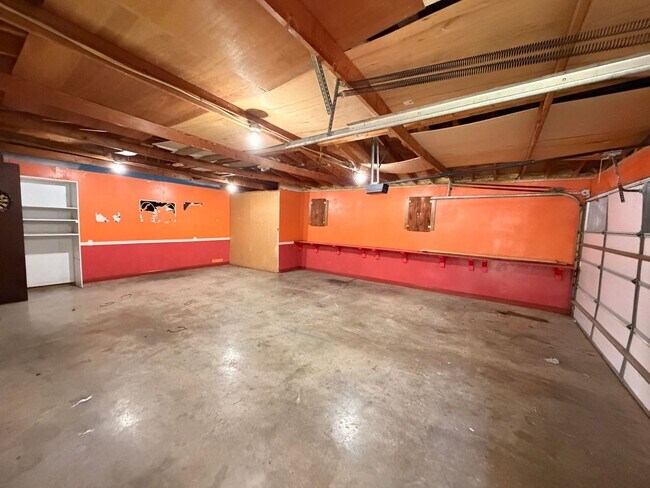 Building Photo - 2737 11th Ave