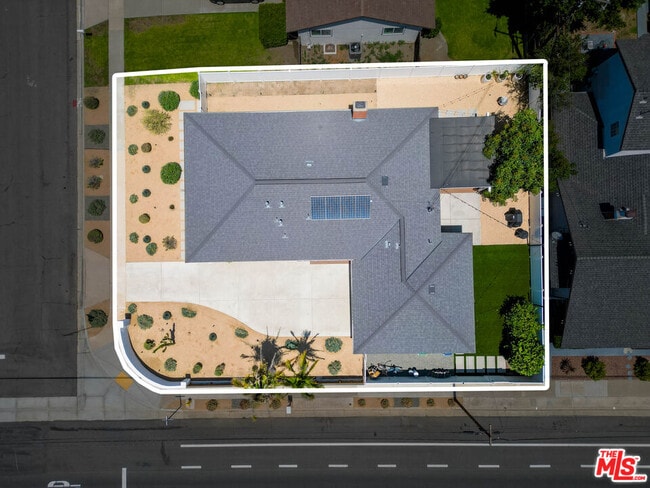 Building Photo - 12831 Red Hill Ave