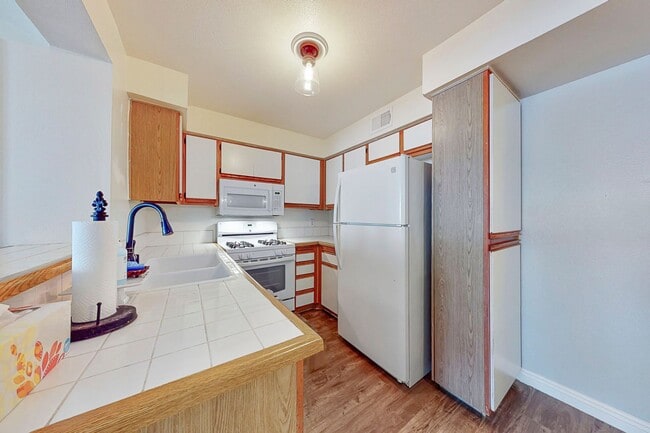Building Photo - Harbor Walk - 2 Bed / 2 Bath