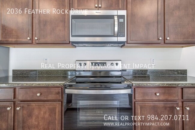 Building Photo - 2036 Feather Rock Dr