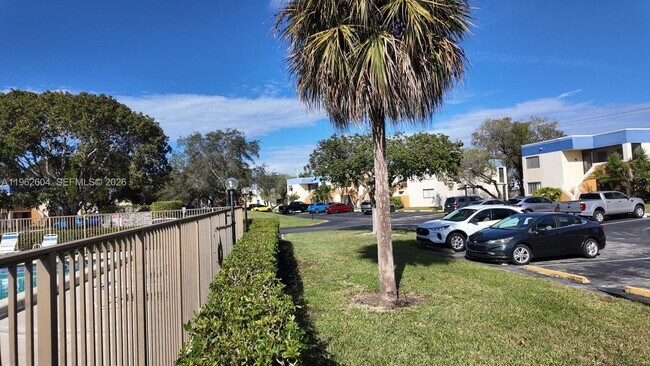 Building Photo - 177 Lakeview Dr