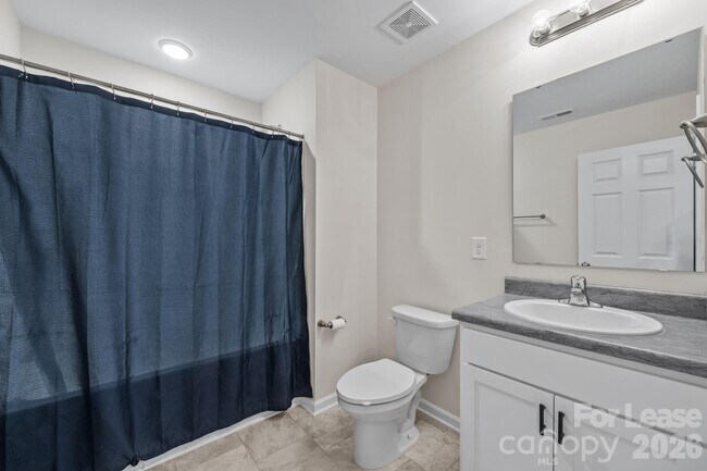 Building Photo - 409 Kickapoo Ave