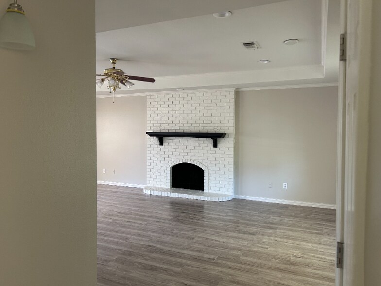 Building Photo - 7209 Dukes Pl