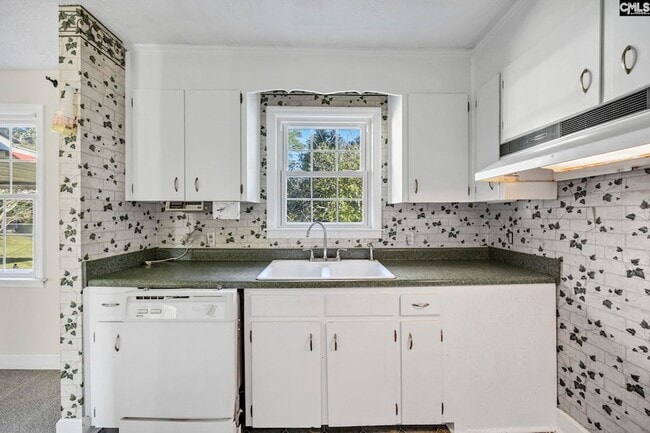 Building Photo - 1709 Woodfield Dr