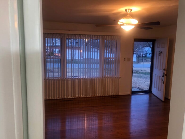 Building Photo - 105 bailey road