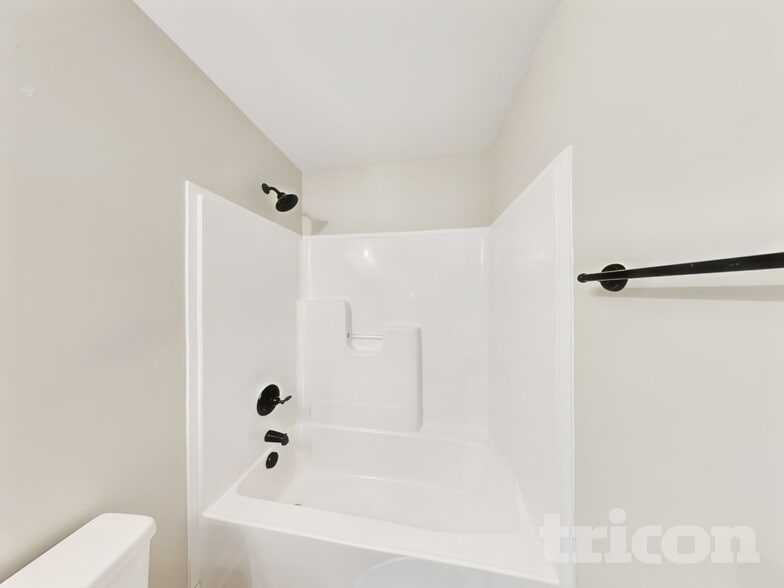 Building Photo - 223 Fieldstone Ln