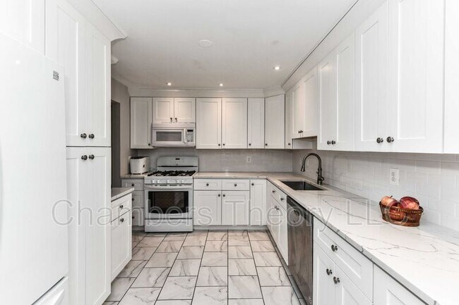 Building Photo - 7802 Dassett Ct