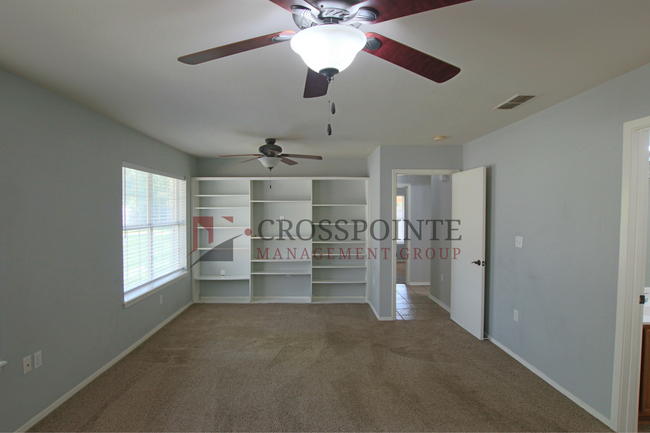 Building Photo - Updated 3 Bedroom 2 Bath Rental in Whiteho...