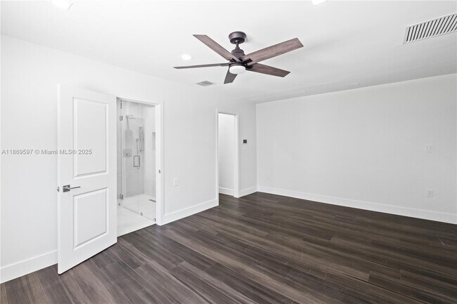 Building Photo - 7550 SW 127th St