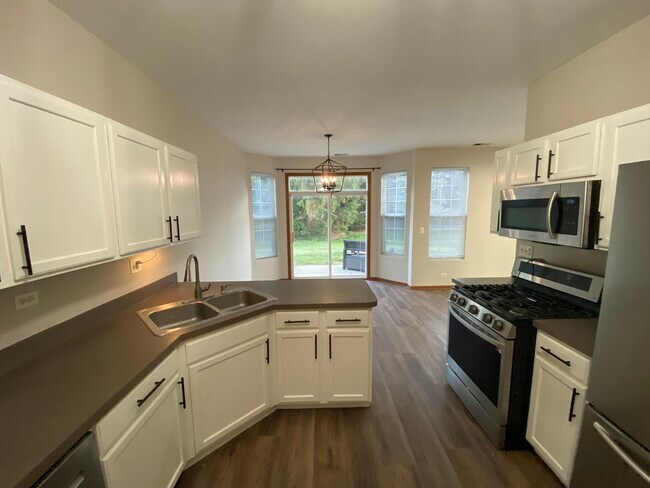 Building Photo - 610 Springbrook Trail N