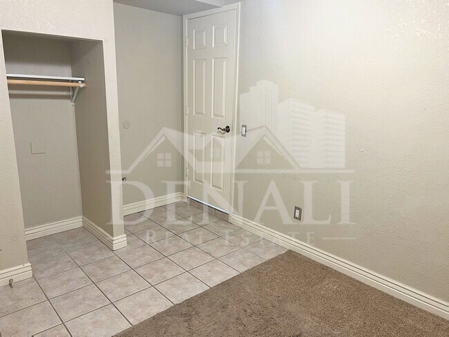 Building Photo - 3029 W Tonopah Dr