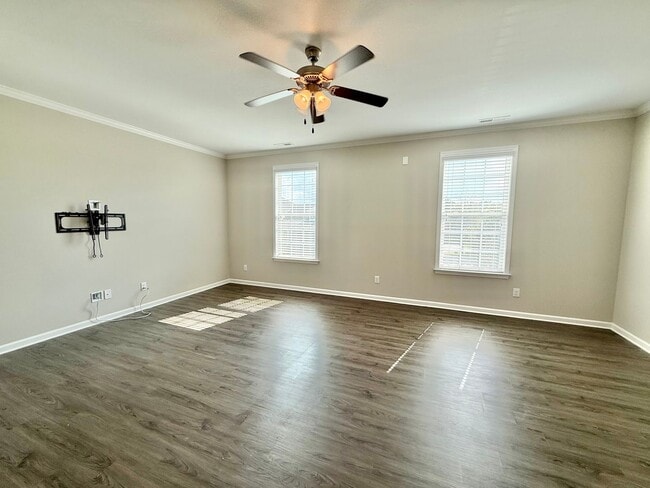 Building Photo - Stunning 3BD, 3.5BA Raleigh Townhome in th...